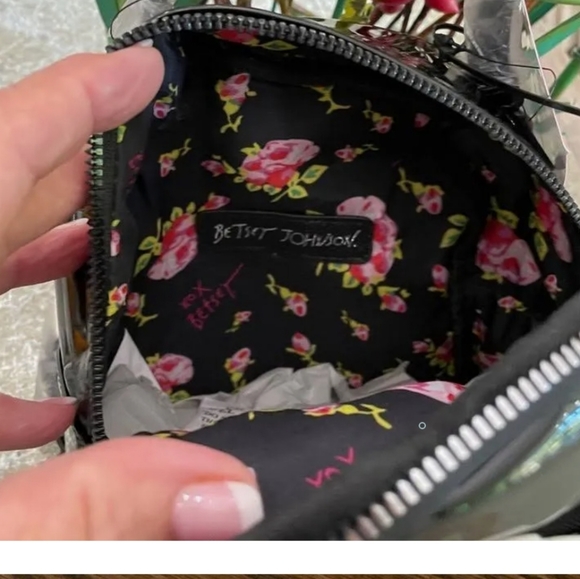 Betsey Johnson " BLACK PATENT CHRISTMAS 2022 CAT” MINI BACKPACK SET Collectable - Picture 5 of 10
